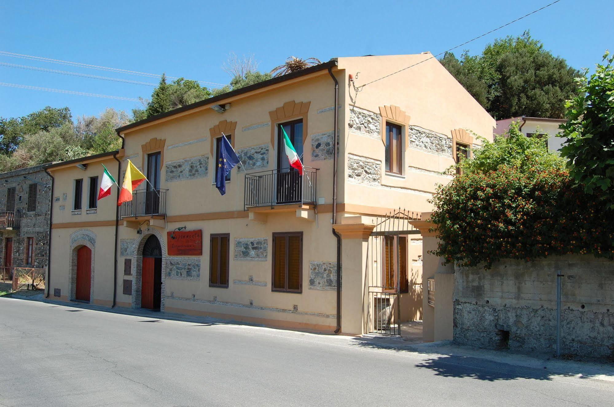 Agriturismo Parra Santa Lucia del Mela Kültér fotó