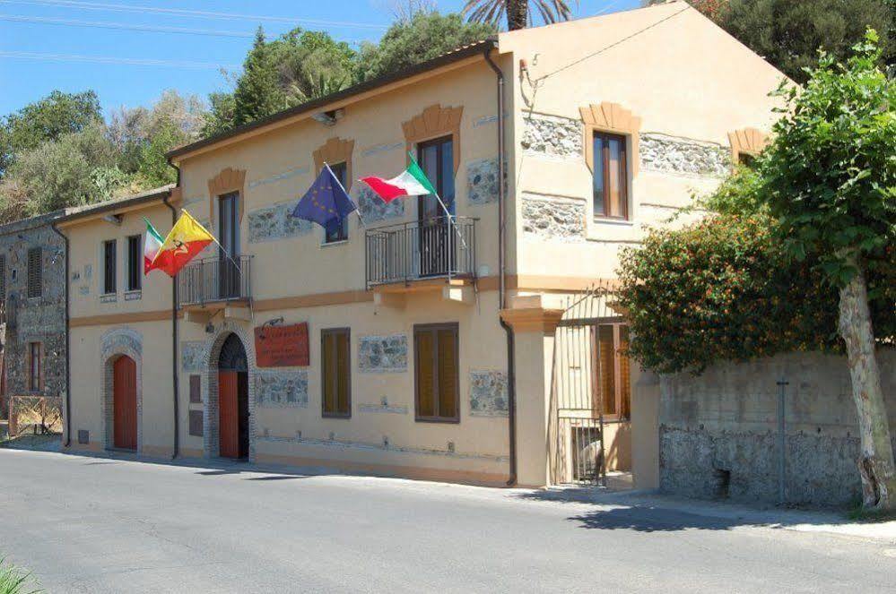 Agriturismo Parra Santa Lucia del Mela Kültér fotó